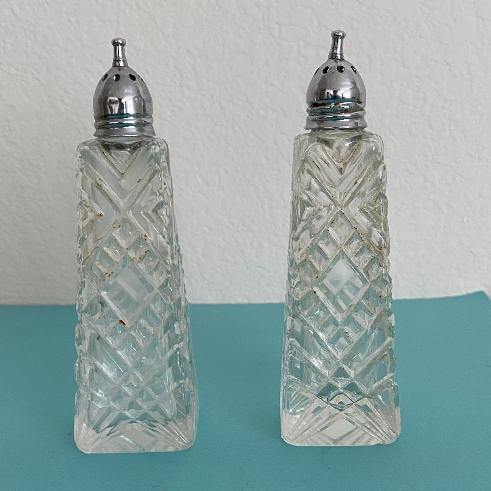 Vintage Anchor Hawking Presses Glass Salt & Pepper Shakers